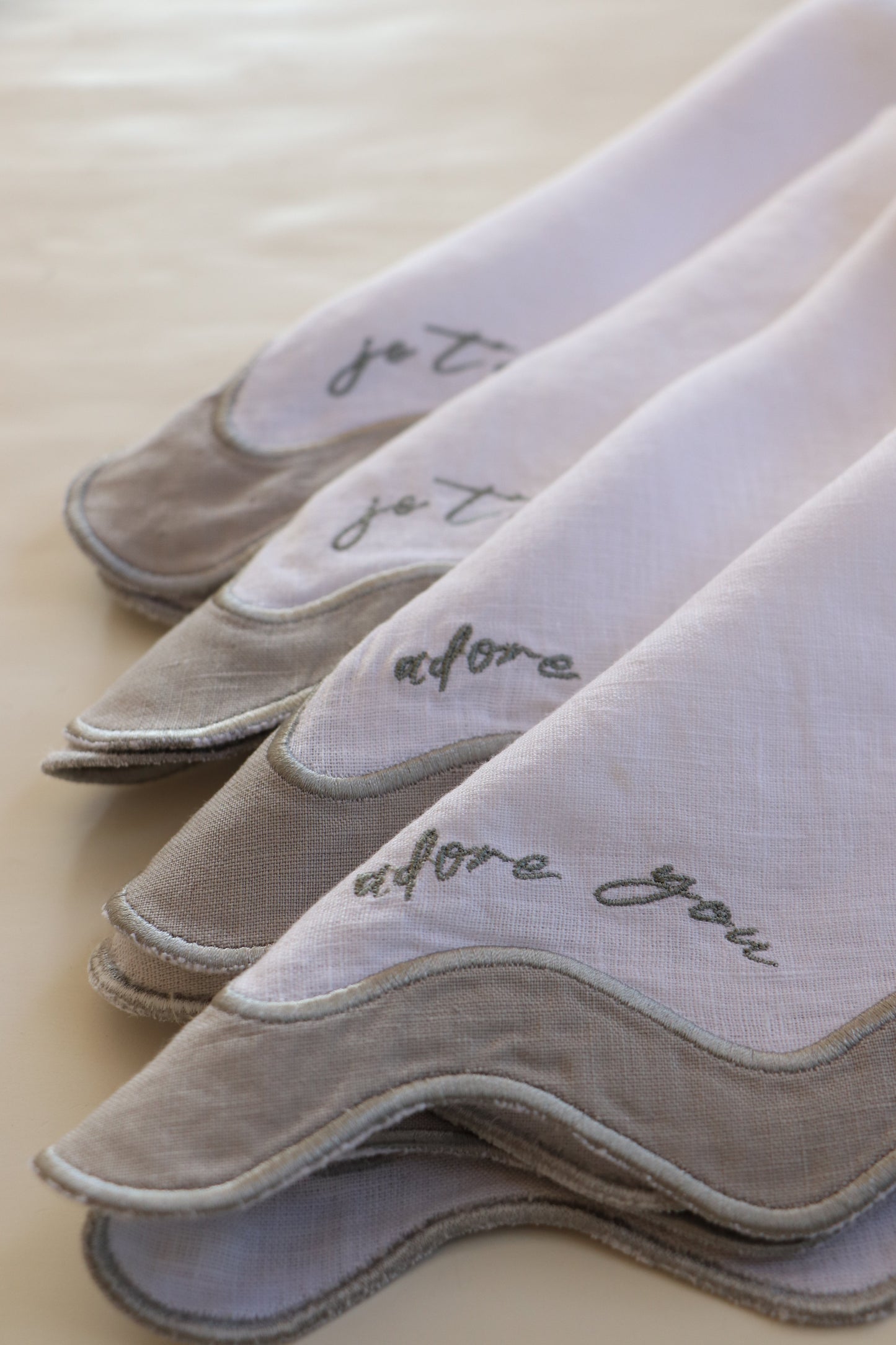 Scalloped Linen Napkin - Set of 4