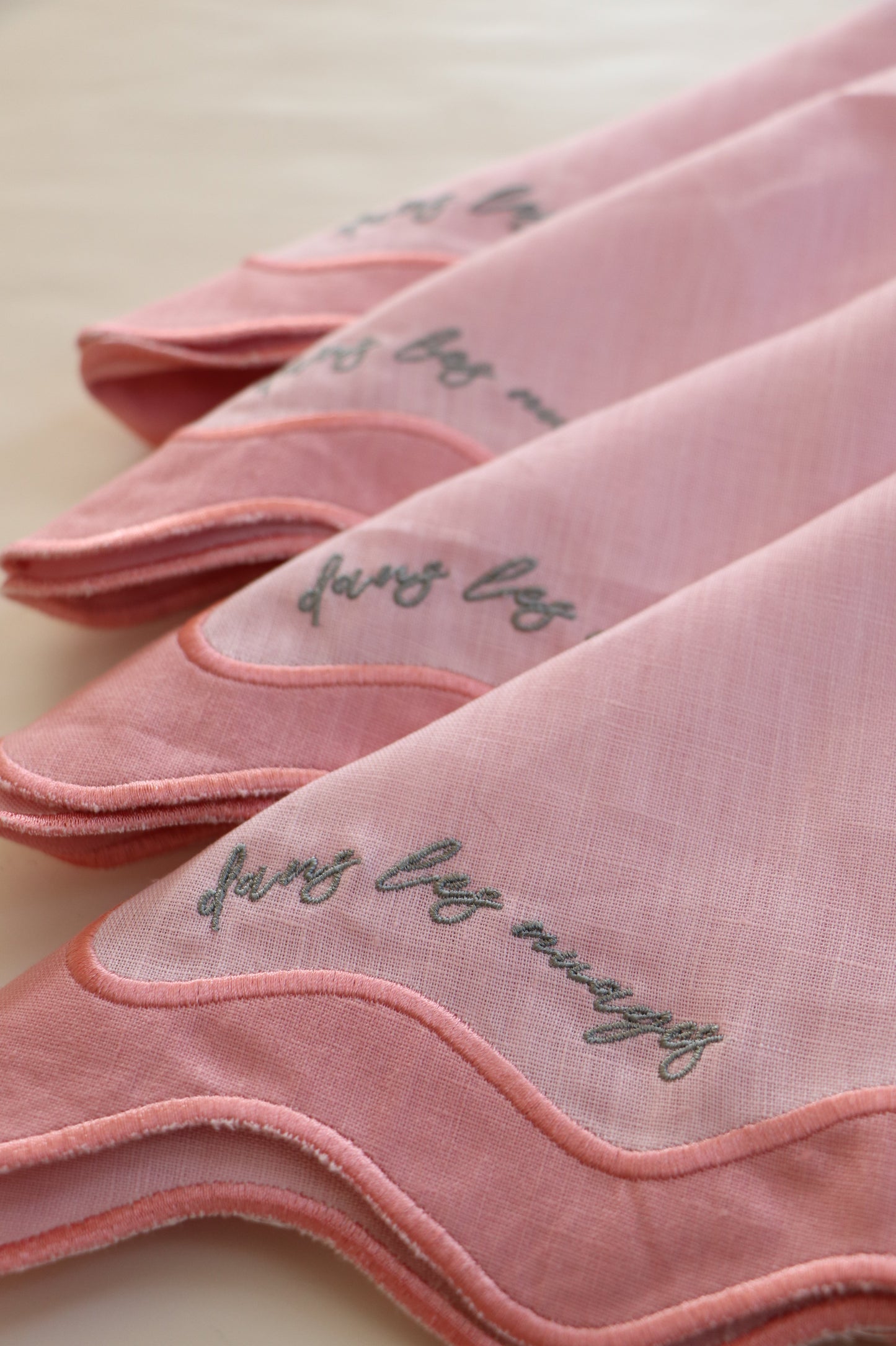 Scalloped Linen Napkin - Set of 4